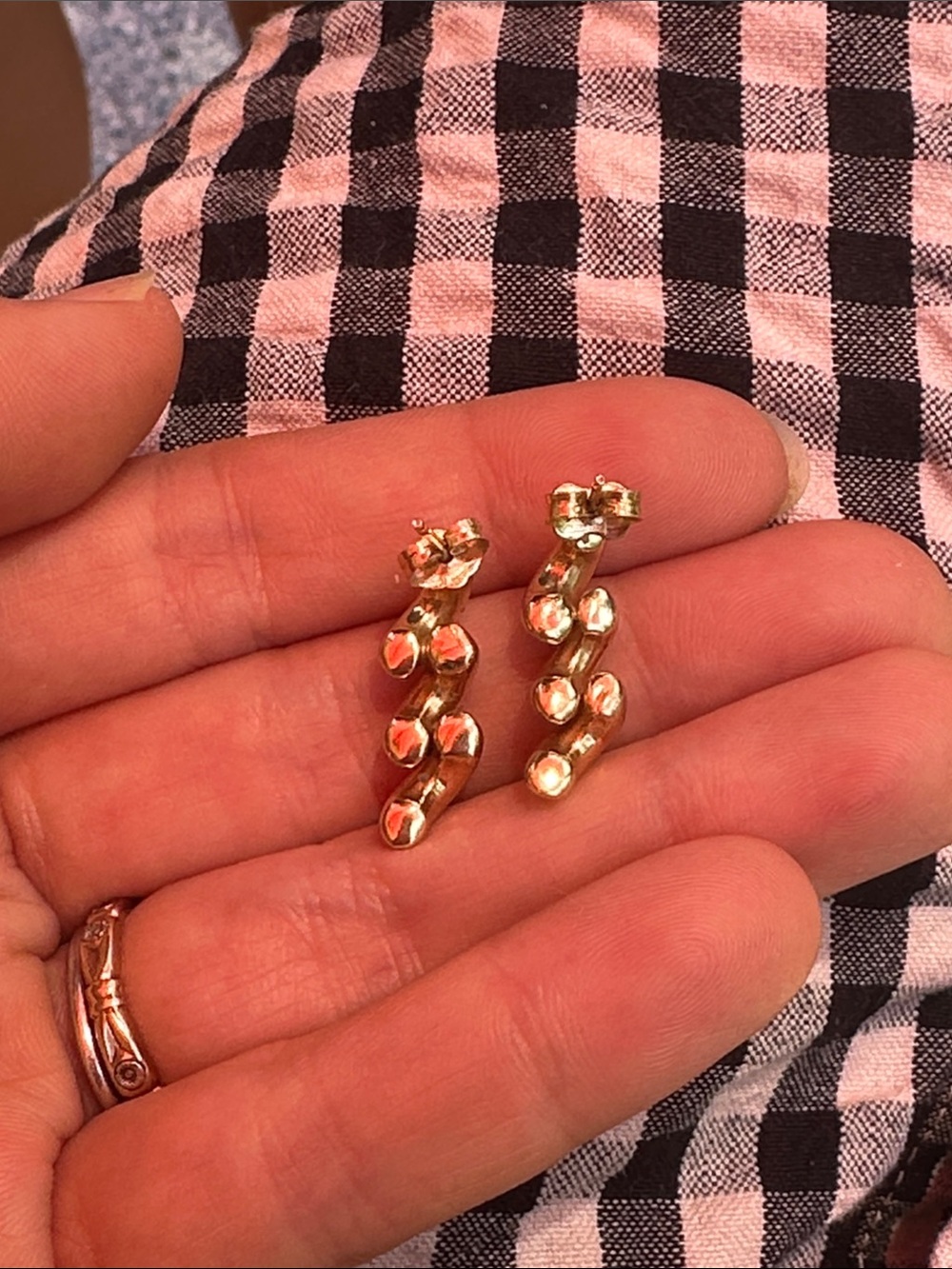 14k Gold Vintage Classic San Marco Macaroni Earrings - Picture 4 of 8
